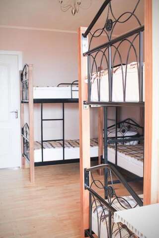 Хостелы A&S Hostel Minskiy Киев Кровать в общем 6-местном номере для женщин-8
