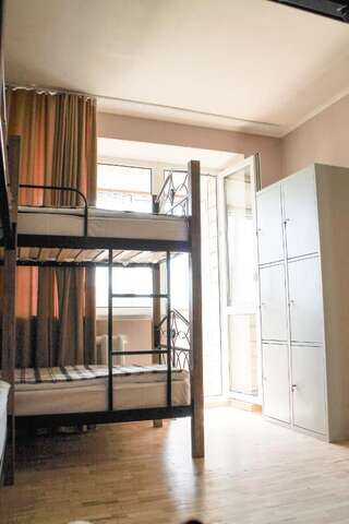 Хостелы A&S Hostel Minskiy Киев Кровать в общем 6-местном номере для женщин-10