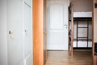 Хостелы A&S Hostel Minskiy Киев Кровать в общем 6-местном номере для женщин-11
