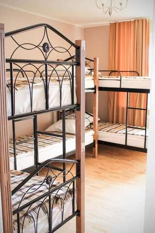 Хостелы A&S Hostel Minskiy Киев Кровать в общем 6-местном номере для женщин-19